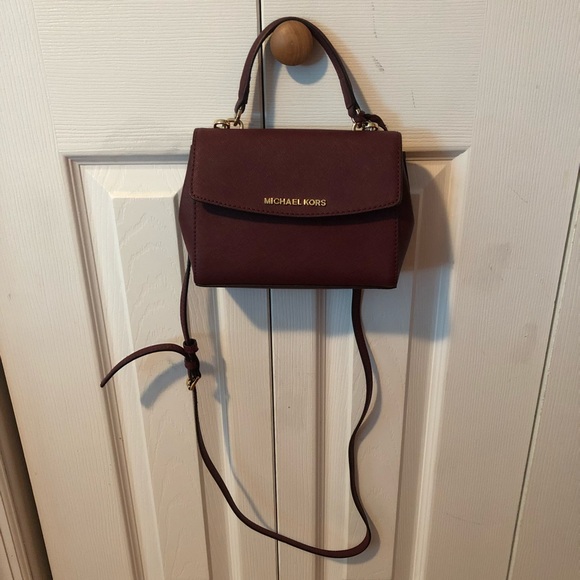 Handbags - Michael Kors Ava Crossbody